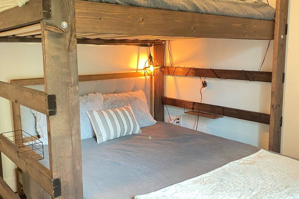 Photo of Bedroom in Tallassee
