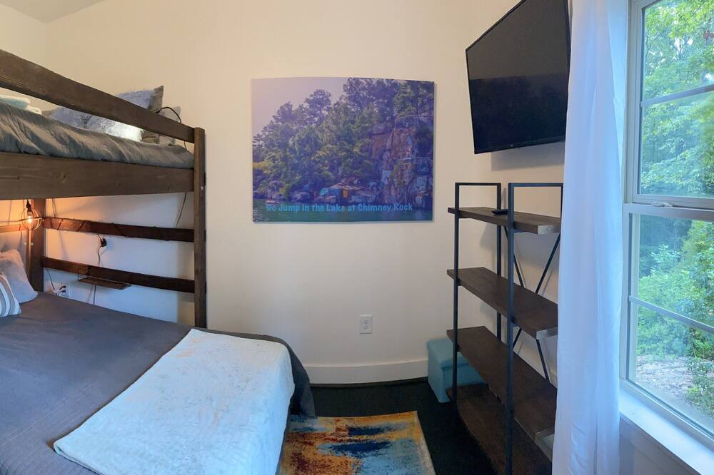 Photo of Bedroom in Tallassee