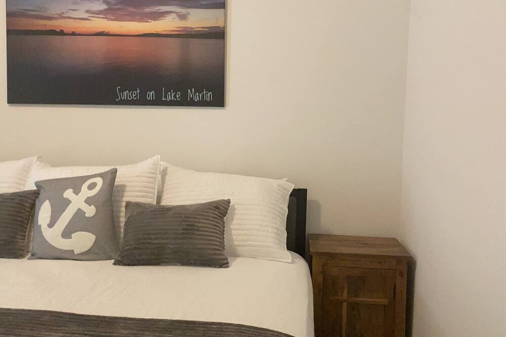 Photo of Bedroom in Tallassee
