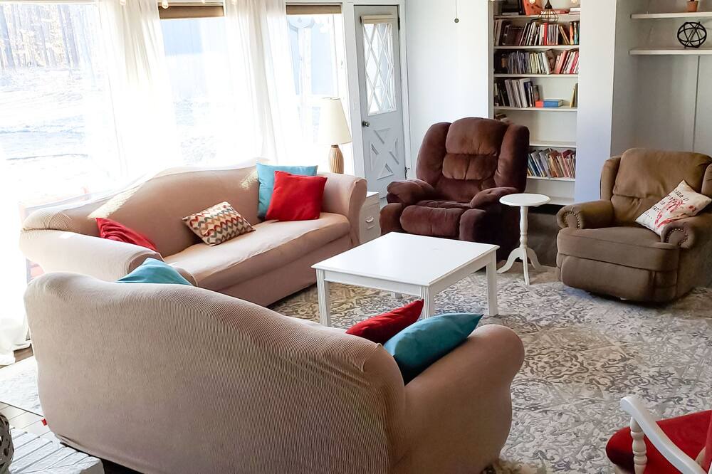 Photo of Livingroom in Gaylord