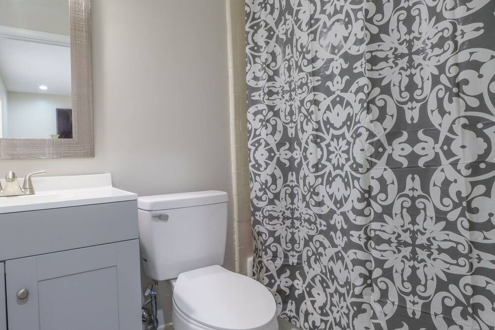 Photo of Bathroom in Mobile