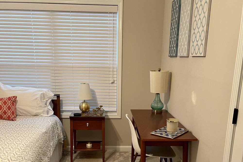 Photo of Bedroom in Enterprise