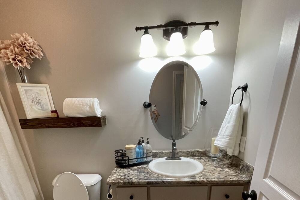 Photo of Bathroom in Enterprise
