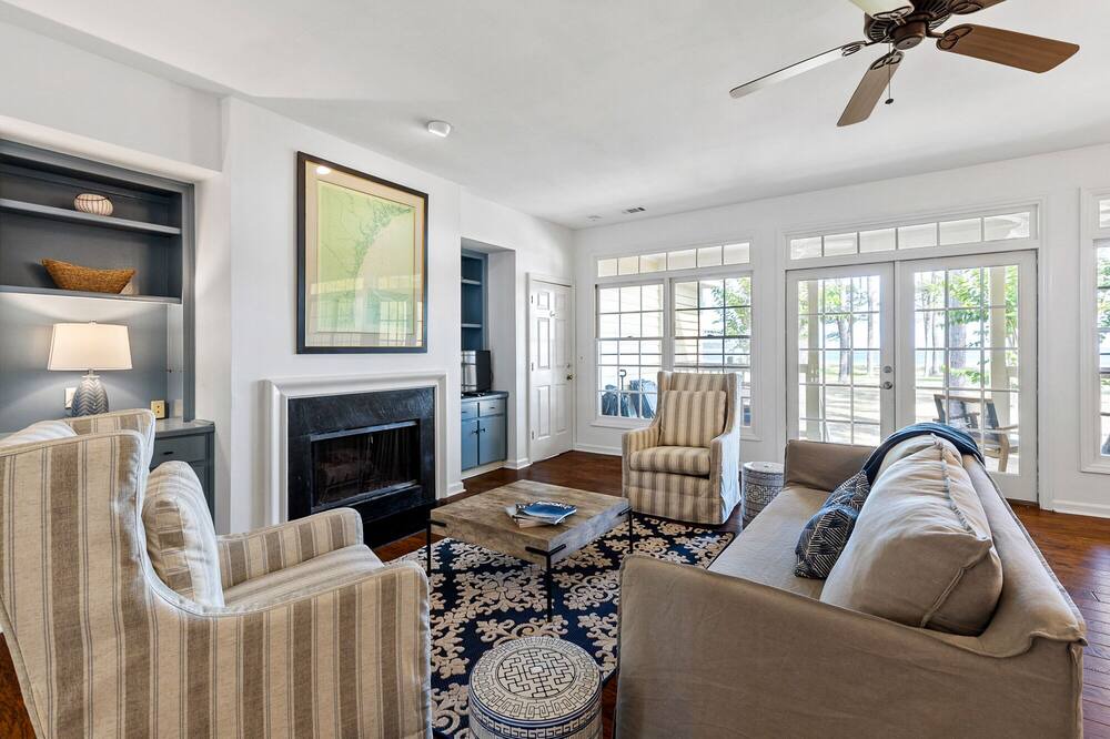 Photo of Livingroom in Melrose on the Beach