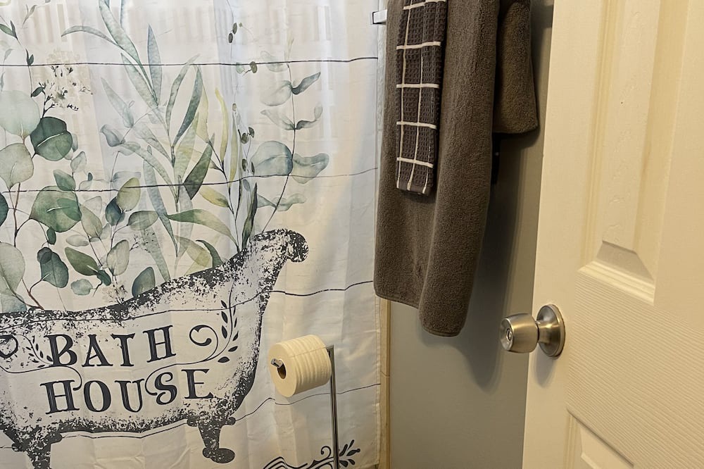 Photo of Bathroom in Arabi