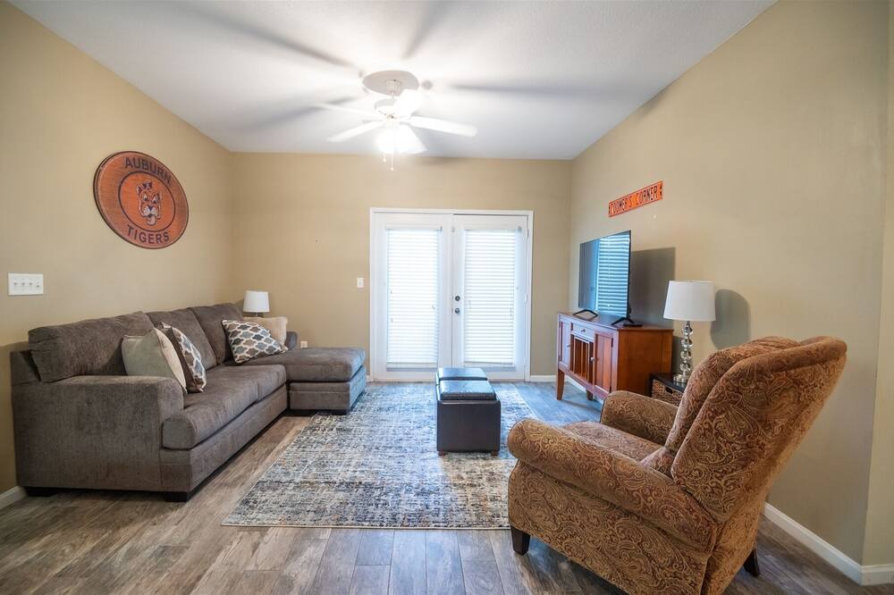 Photo of Livingroom in Auburn