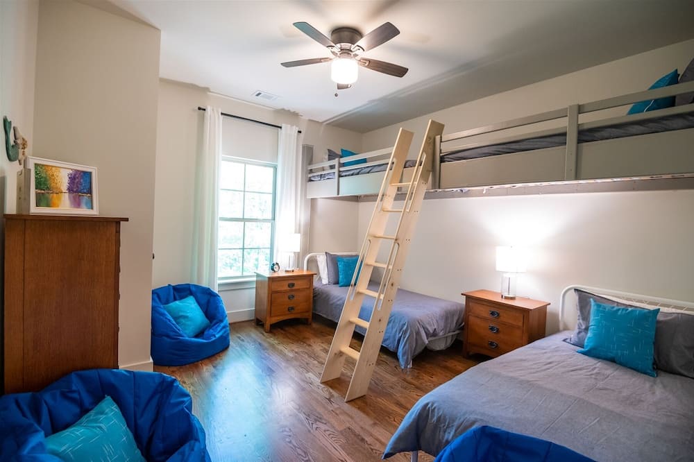 Photo of Bedroom in Tallassee