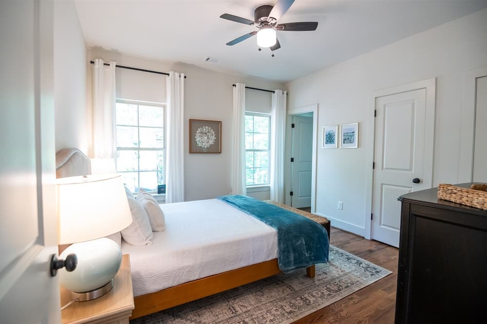 Photo of Bedroom in Tallassee