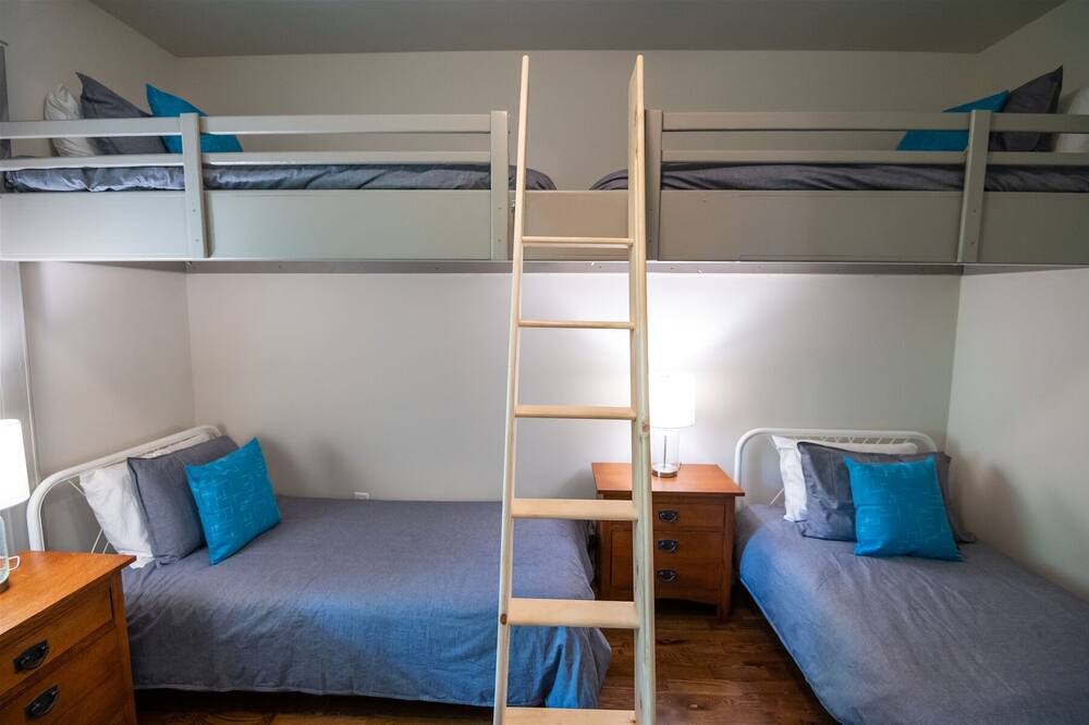 Photo of Bedroom in Tallassee
