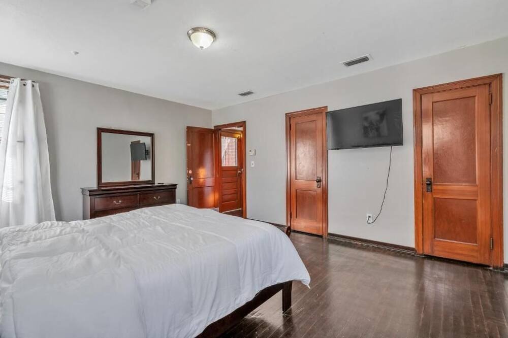 Photo of Bedroom in Urban Core