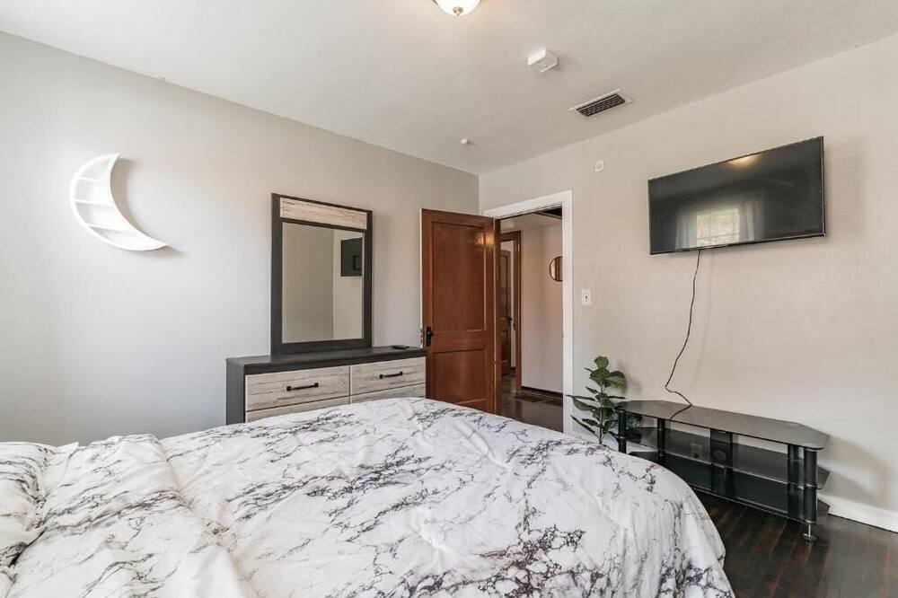 Photo of Bedroom in Urban Core
