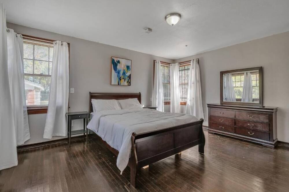 Photo of Bedroom in Urban Core