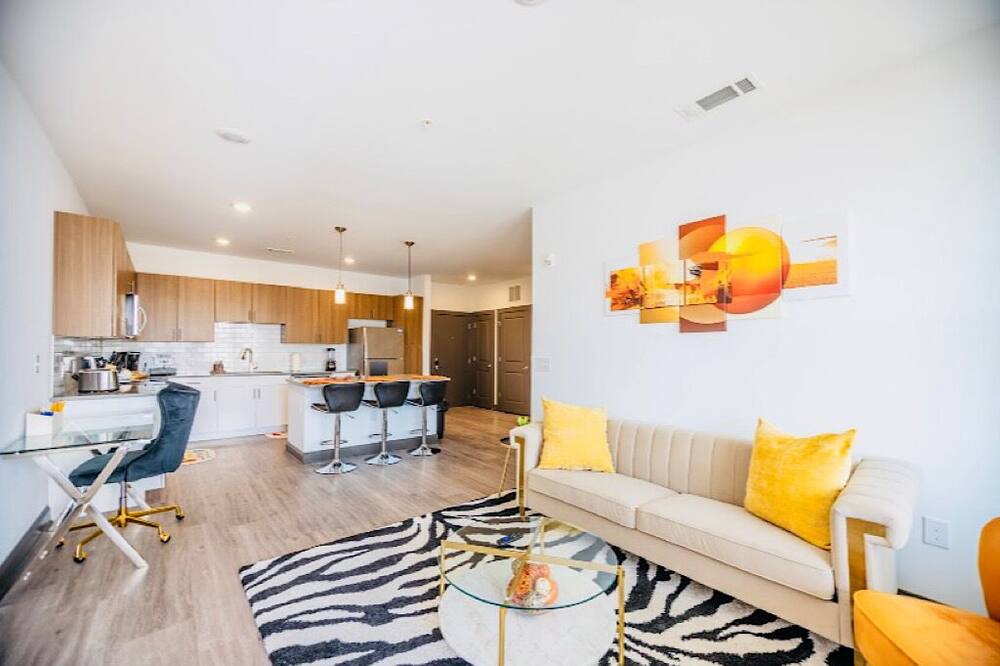 Photo of Livingroom in Downtown