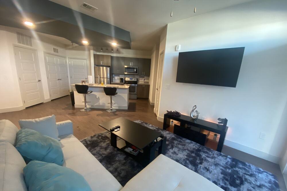 Photo of Livingroom in Oakland