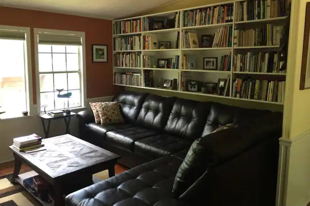 Photo of Livingroom in Melrose