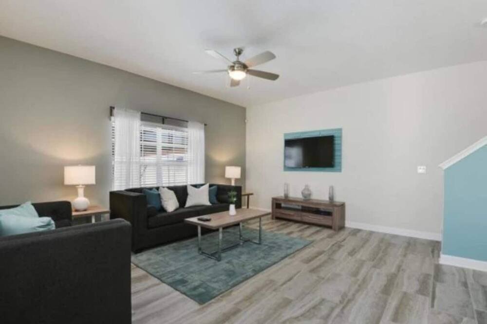 Photo of Livingroom in Davenport