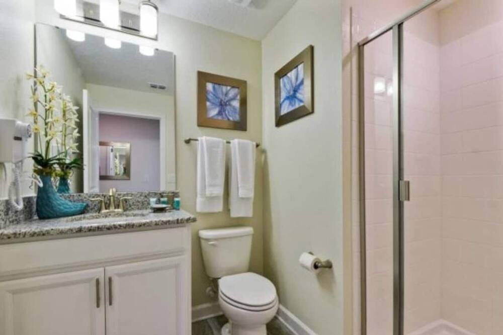 Photo of Bathroom in Davenport