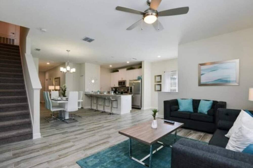 Photo of Livingroom in Davenport