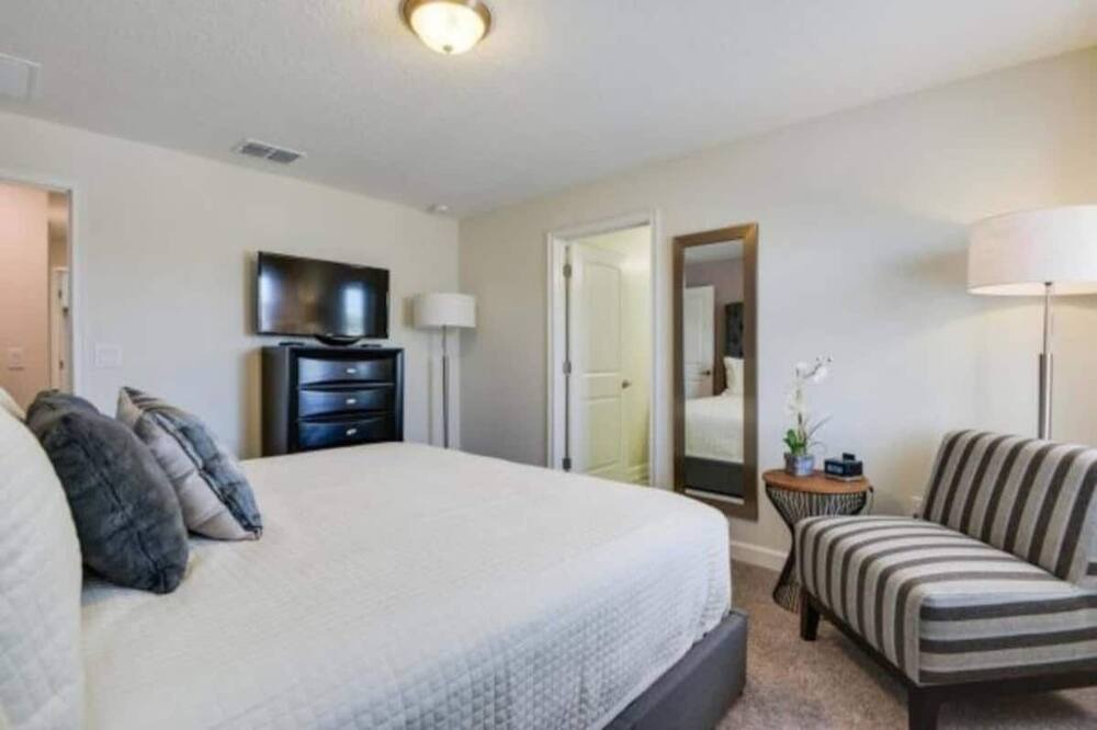 Photo of Bedroom in Davenport