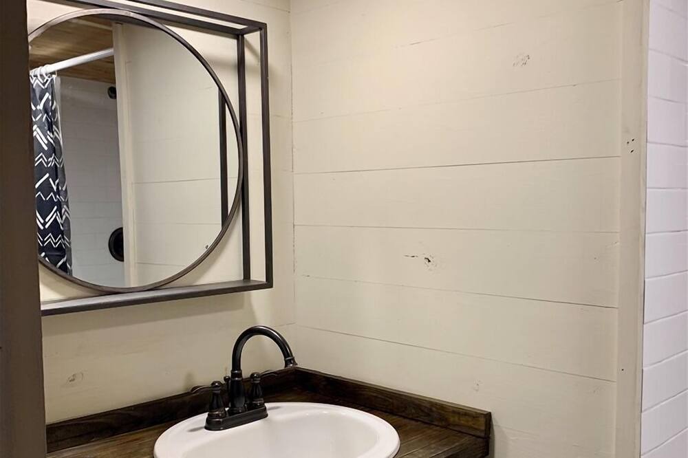Photo of Bathroom in Dadeville