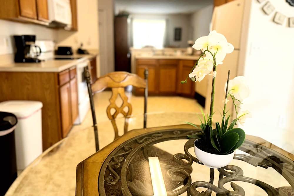 Photo of Bedroom in Sunset Ridge
