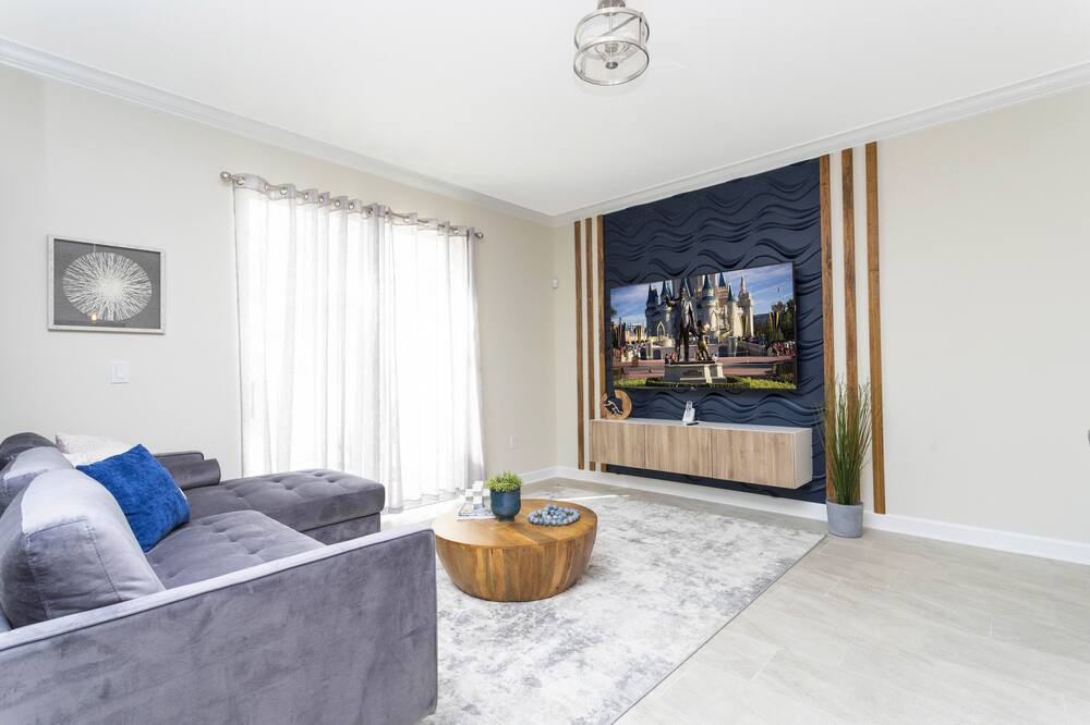 Photo of Livingroom in Davenport