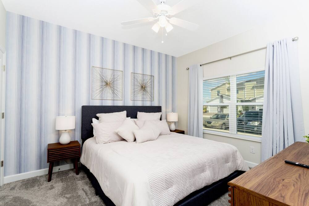 Photo of Bedroom in Davenport