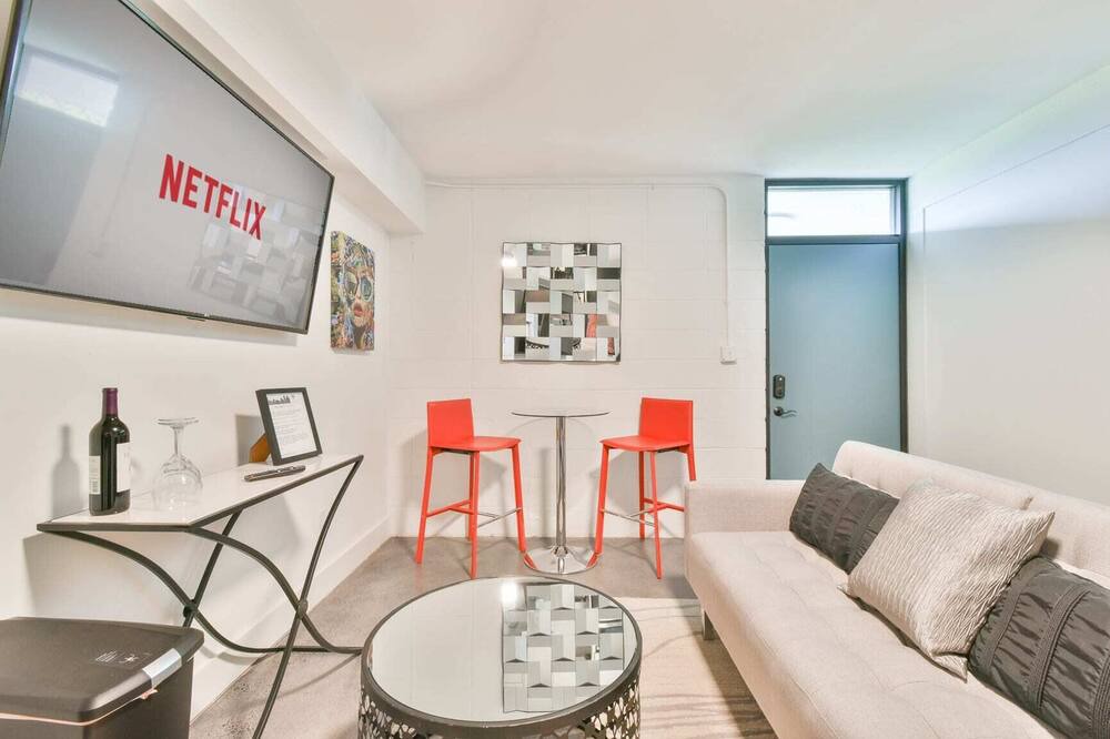 Photo of Livingroom in Virginia Highland