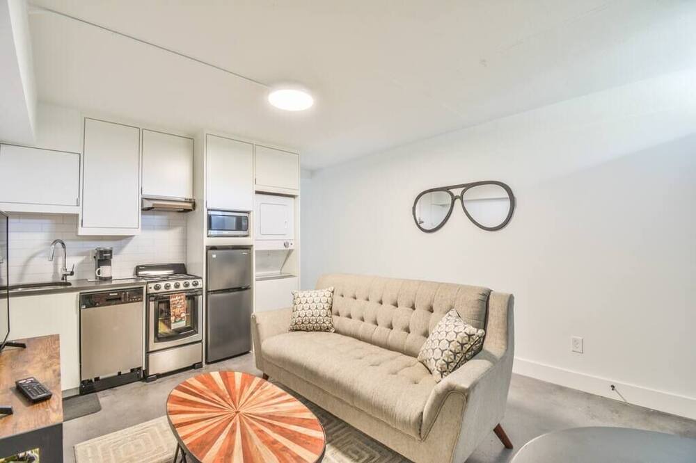 Photo of Livingroom in Virginia Highland