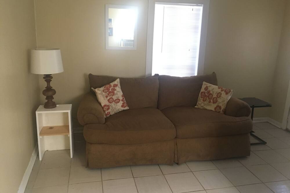 Photo of Livingroom in Englewood