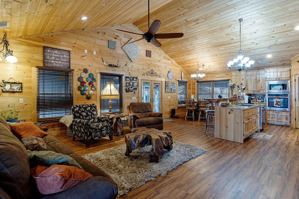 Photo of Livingroom in Shiloh