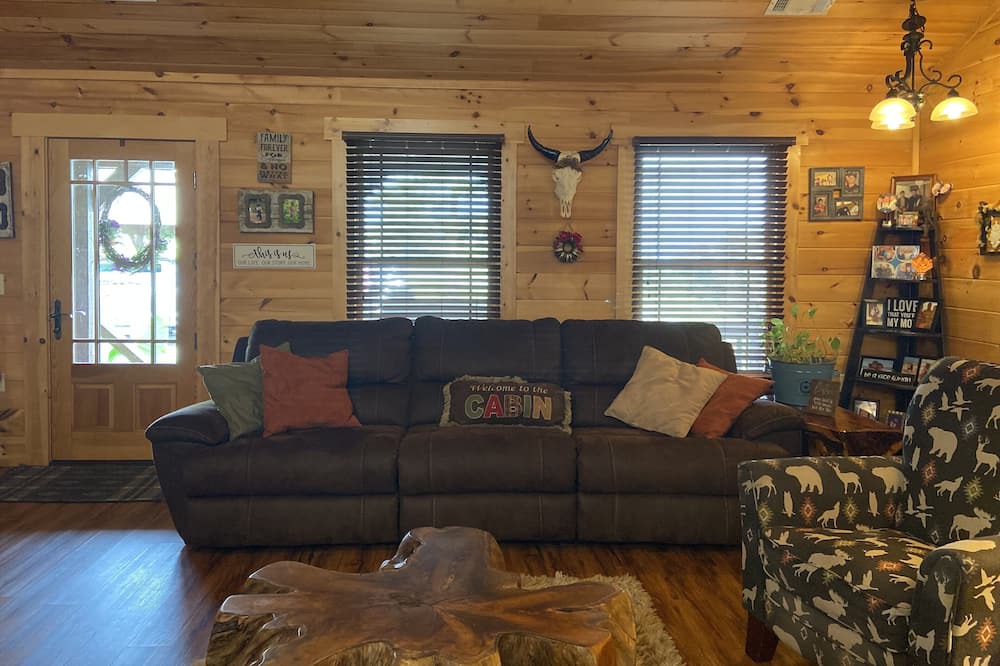 Photo of Livingroom in Shiloh