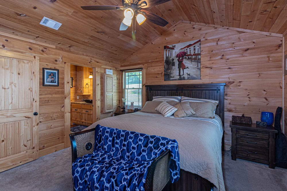 Photo of Bedroom in Shiloh