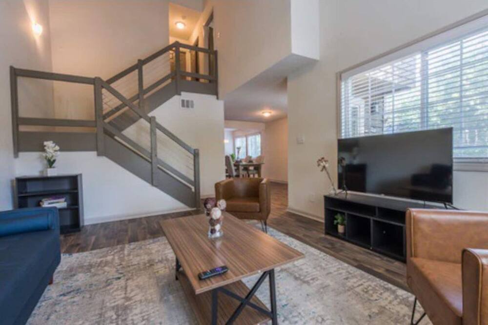 Photo of Livingroom in Atlantic Station Area