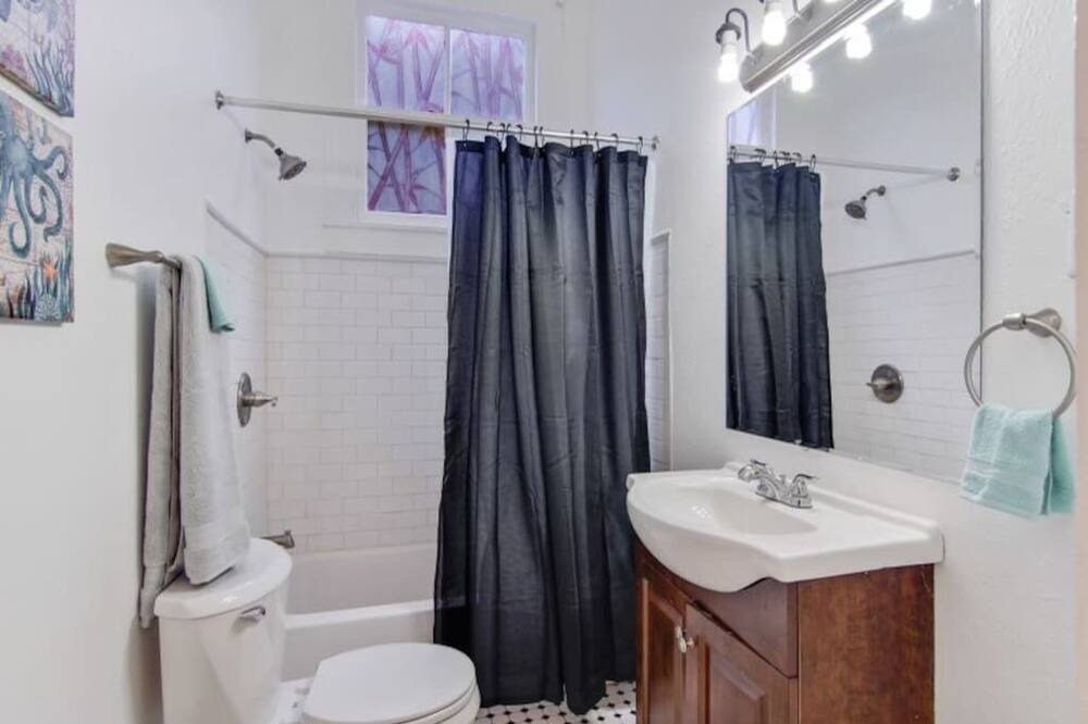 Photo of Bathroom in Faubourg Livaudais