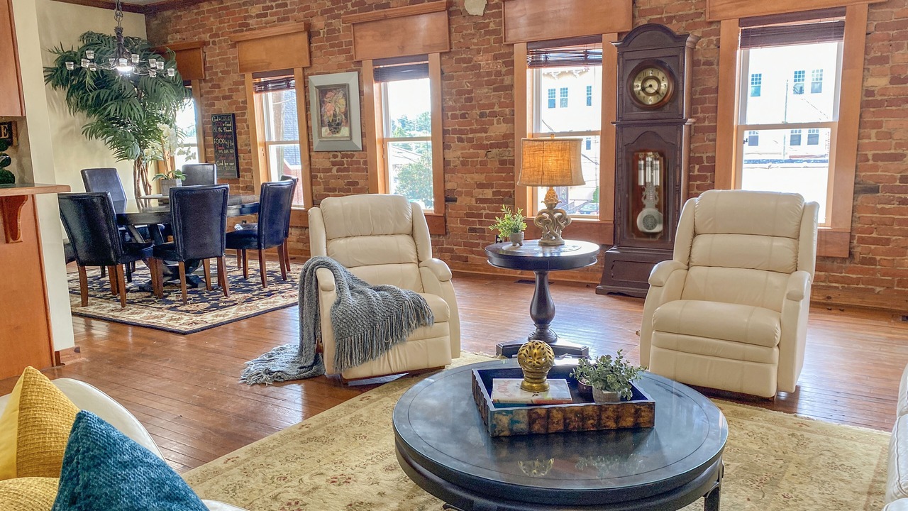 Photo of Livingroom in Enterprise