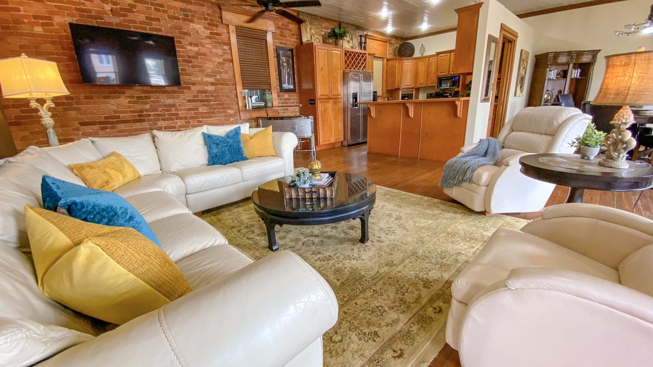 Photo of Livingroom in Enterprise