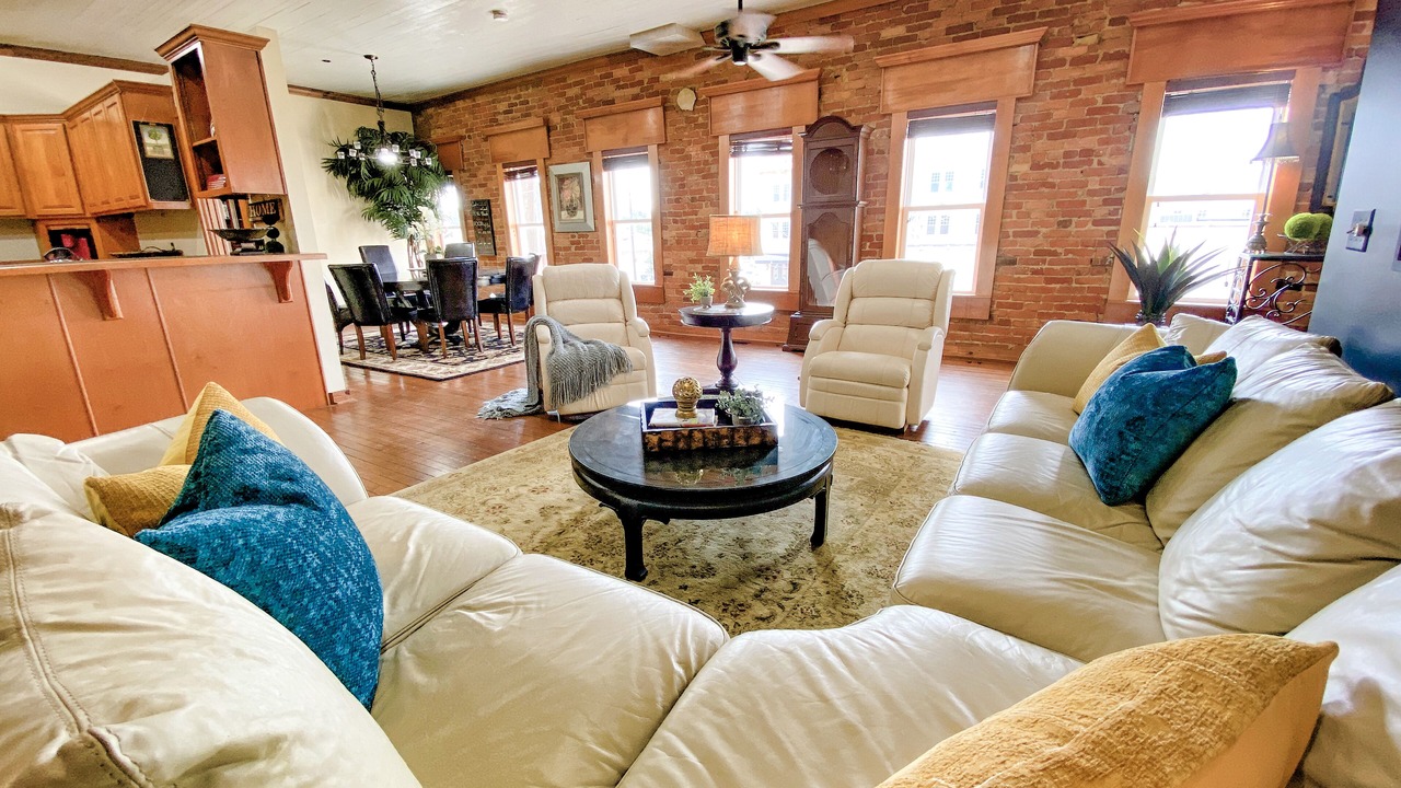 Photo of Livingroom in Enterprise