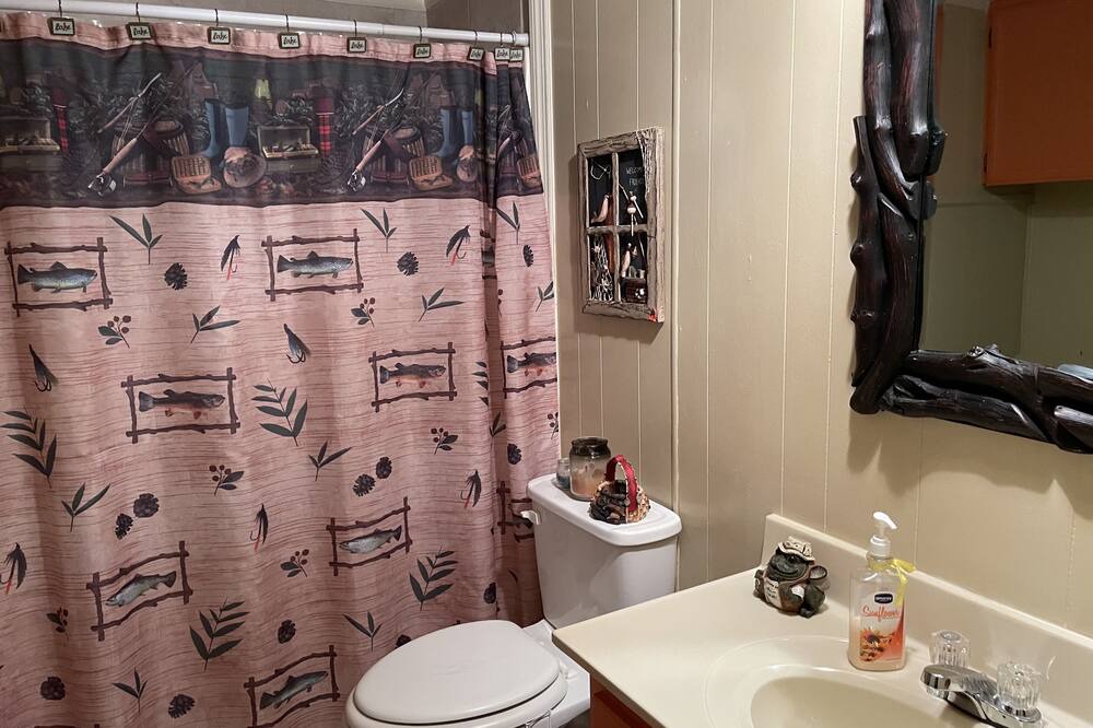 Photo of Bathroom in Iuka