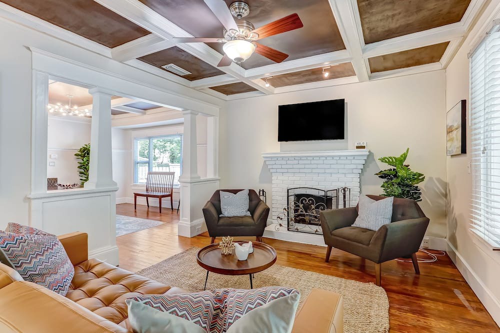 Photo of Livingroom in Downtown Jacksonville