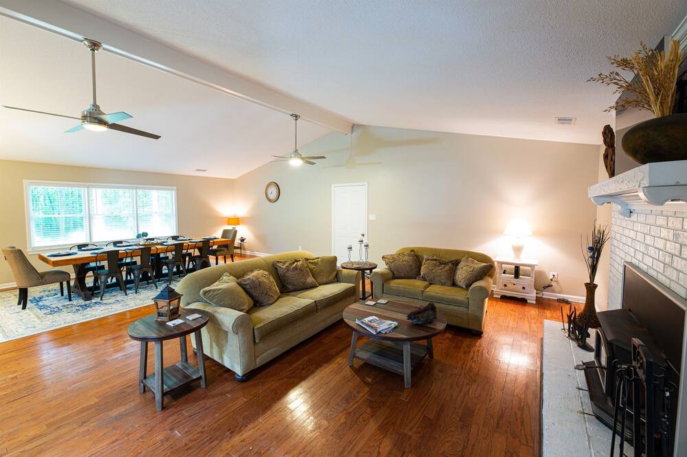 Photo of Bedroom in Northport