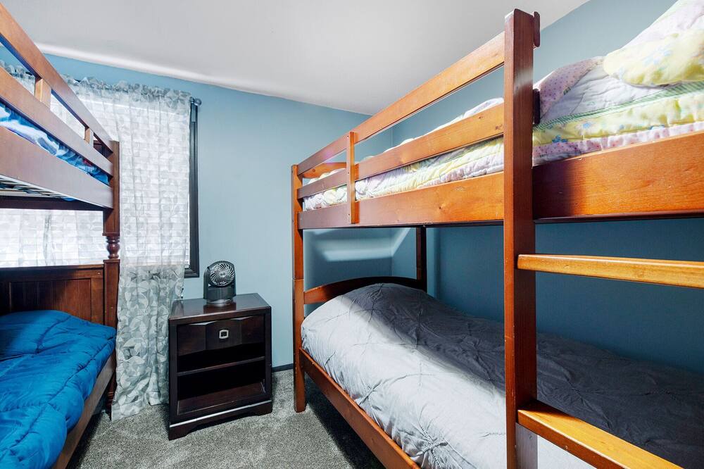 Photo of Bedroom in Twin Lake