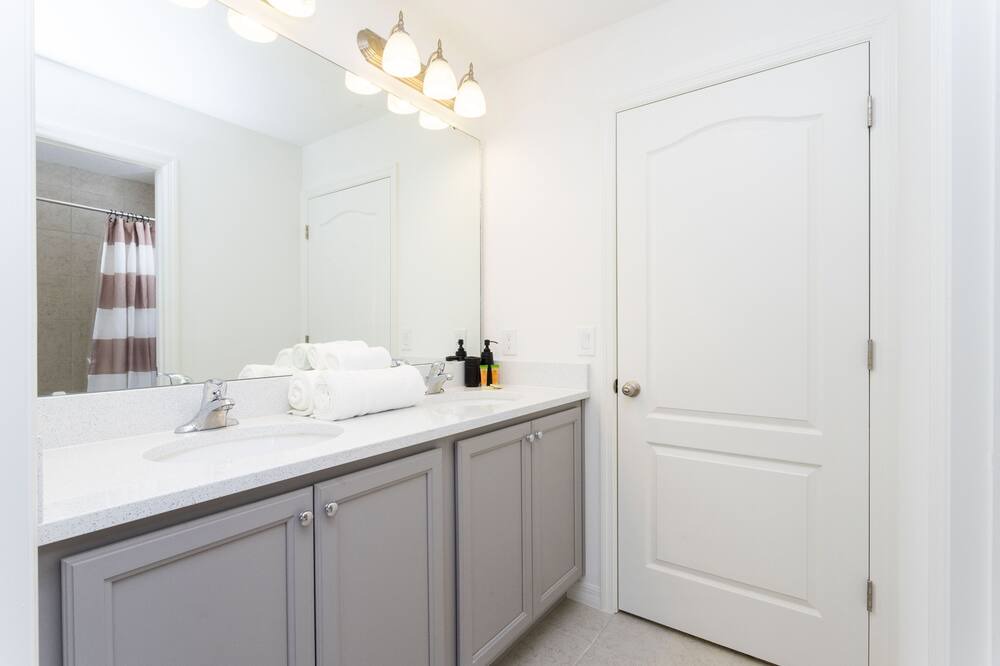 Photo of Bathroom in Davenport