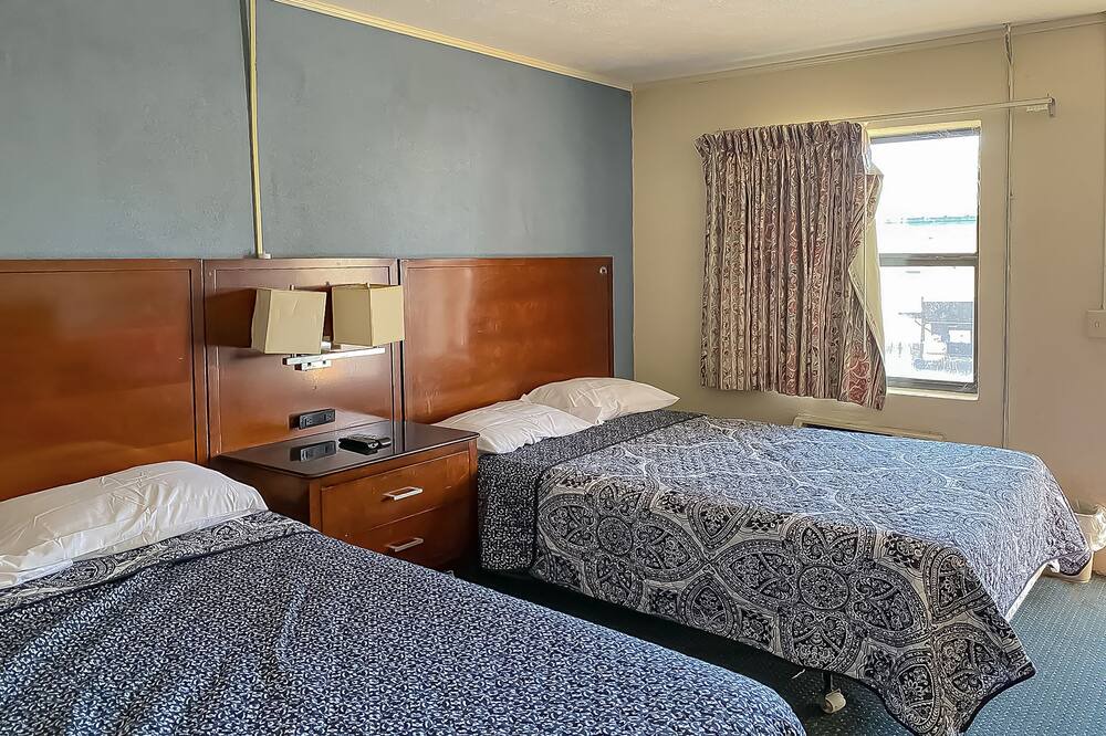 Photo of Bedroom in Tallassee