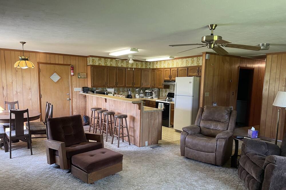 Photo of Livingroom in Pelham