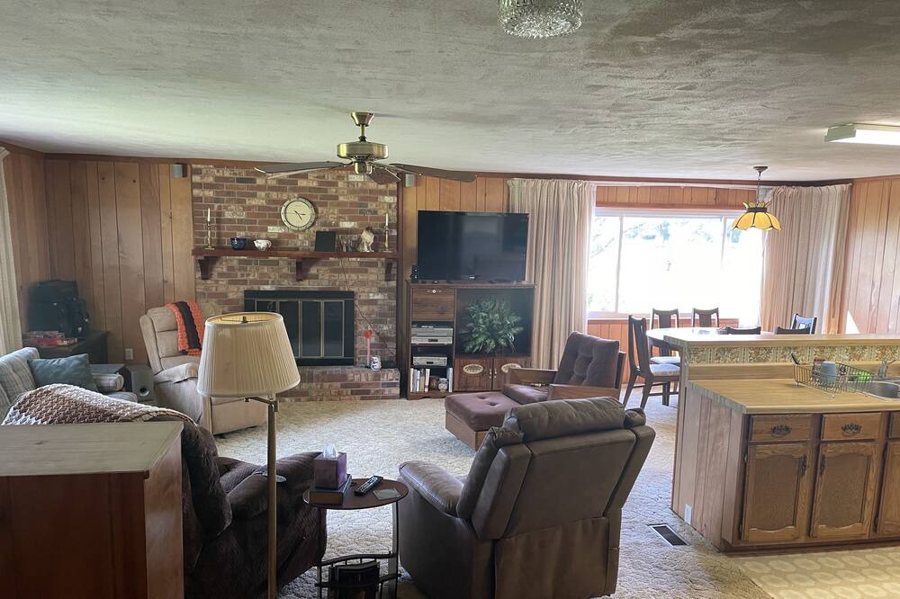 Photo of Livingroom in Pelham