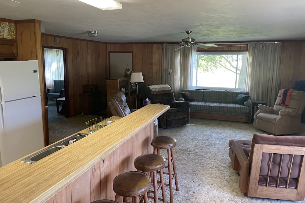 Photo of Livingroom in Pelham