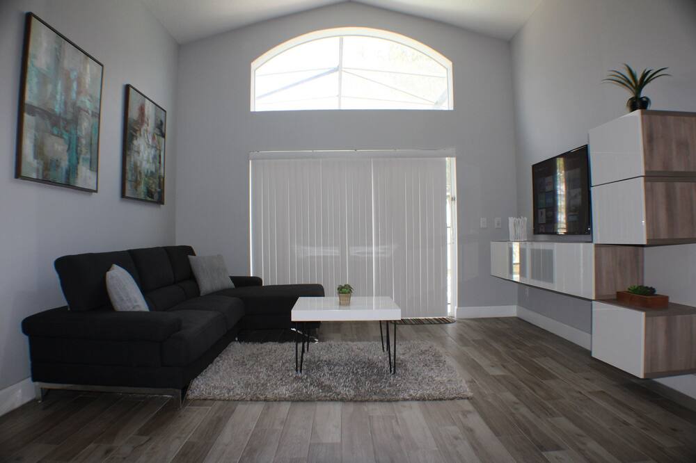 Photo of Livingroom in Four Corners