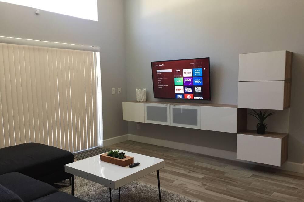Photo of Livingroom in Four Corners
