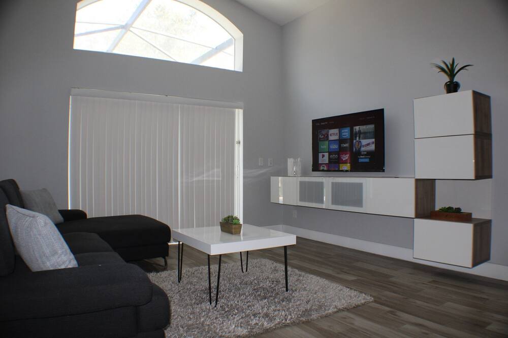 Photo of Livingroom in Four Corners